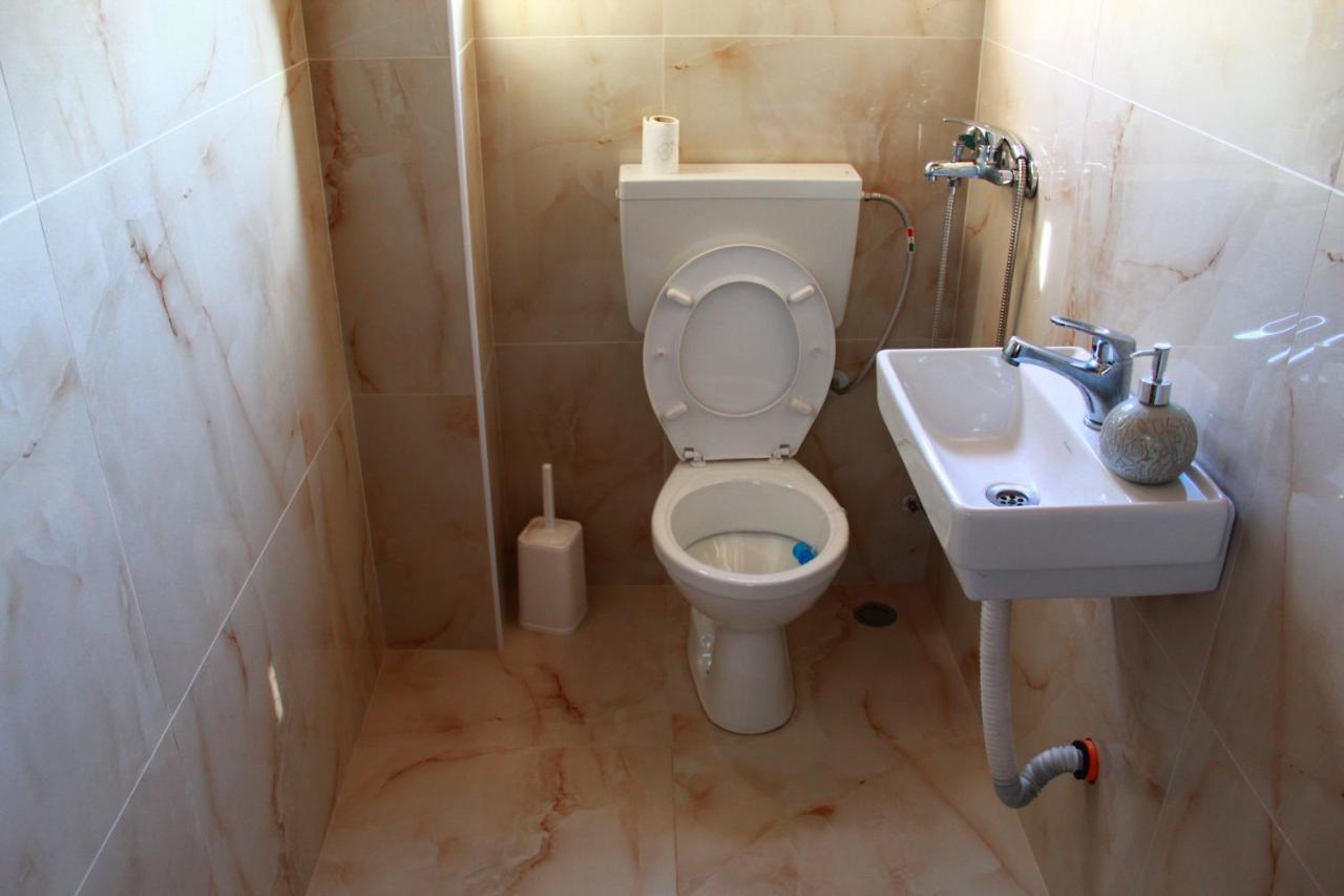 2 Kitarat Bb Vlorë Exterior foto