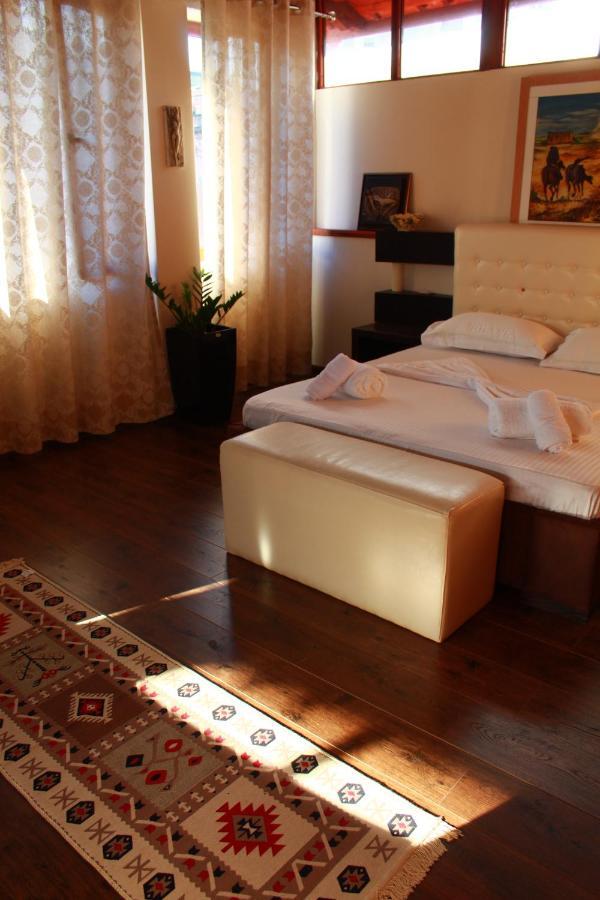2 Kitarat Bb Vlorë Exterior foto