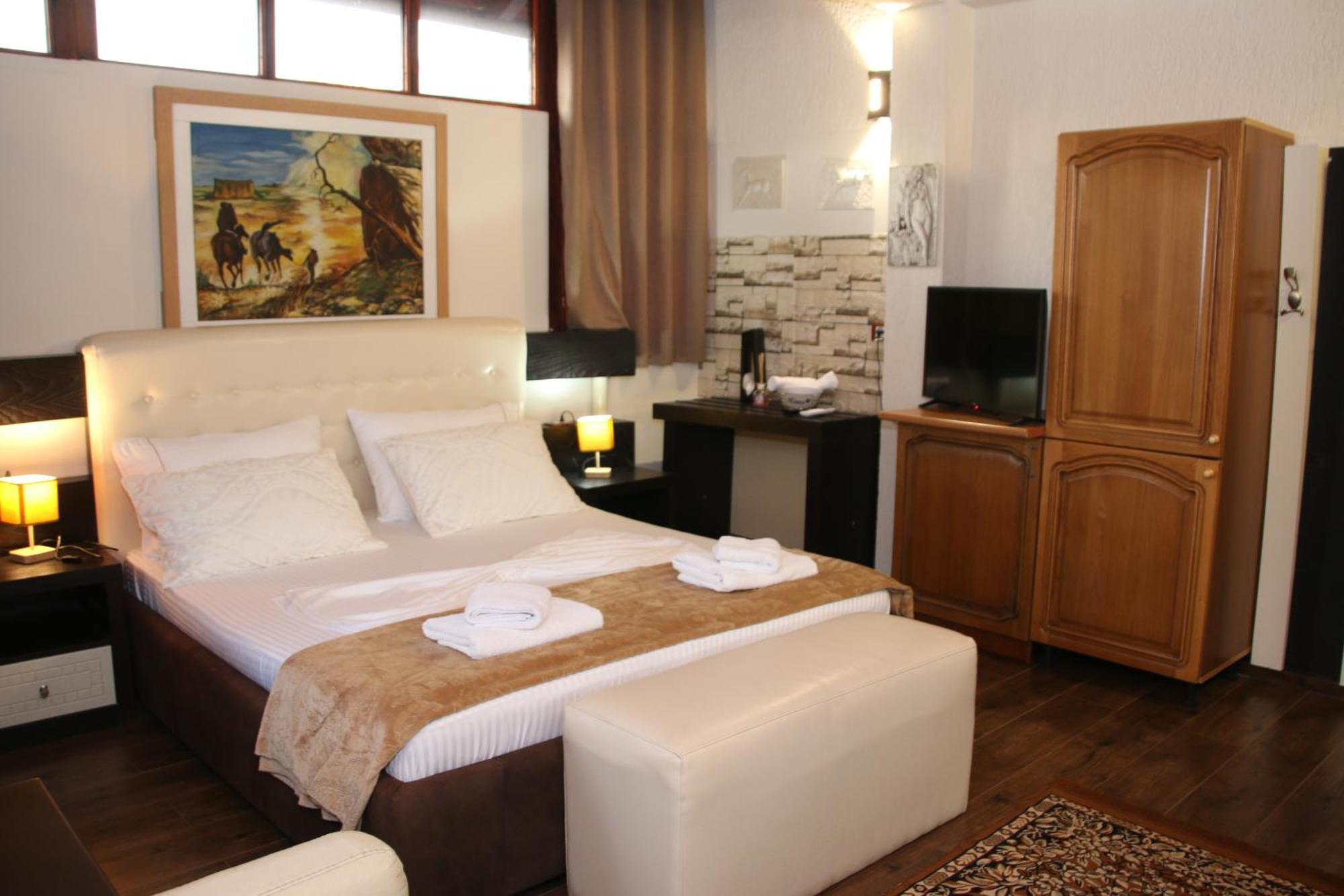 2 Kitarat Bb Vlorë Exterior foto