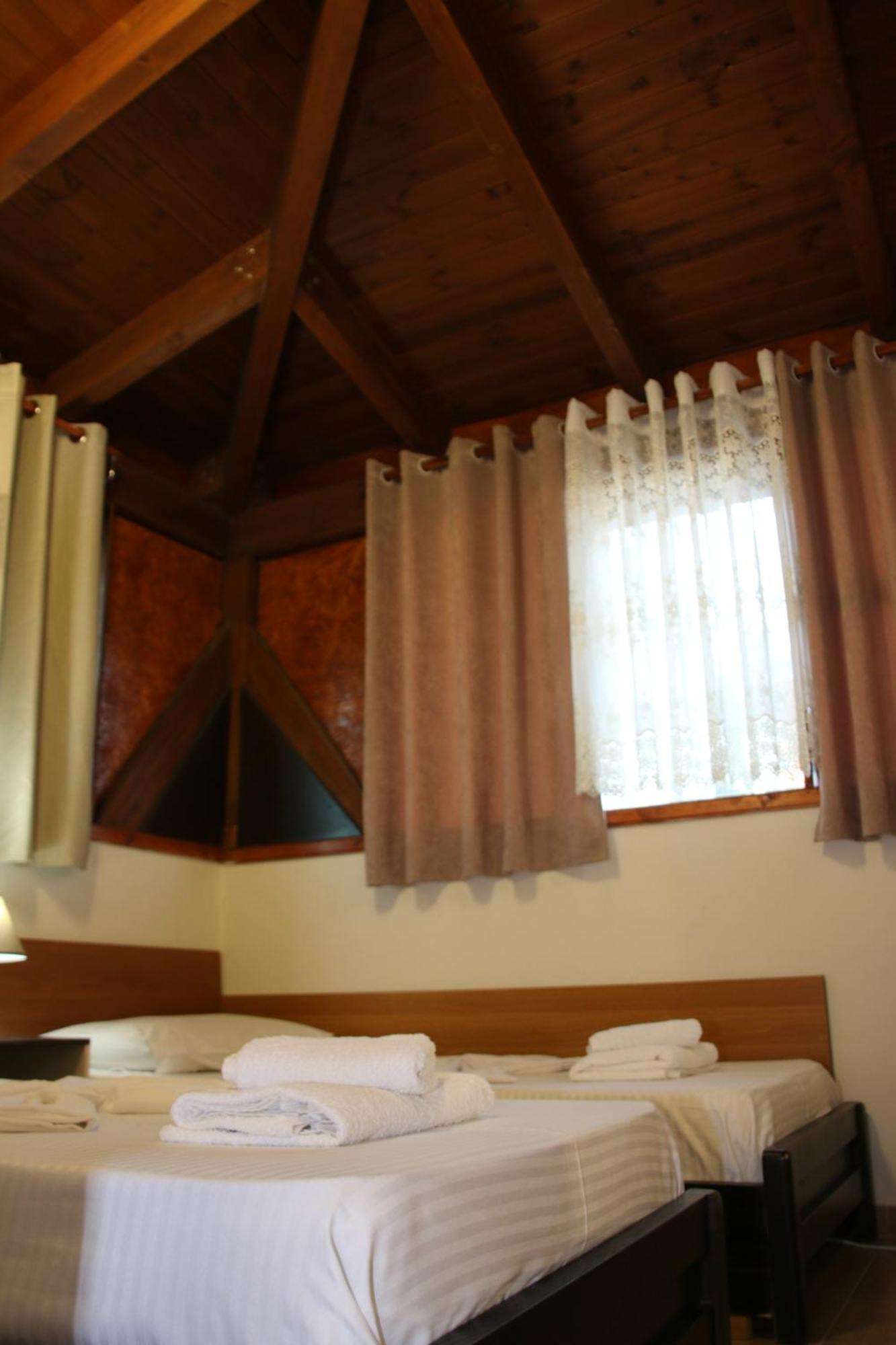 2 Kitarat Bb Vlorë Exterior foto